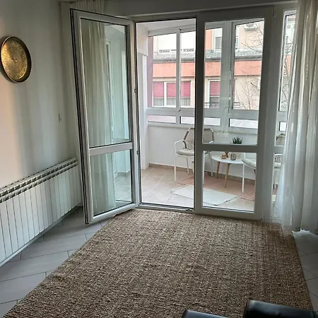 Leni Apartment *